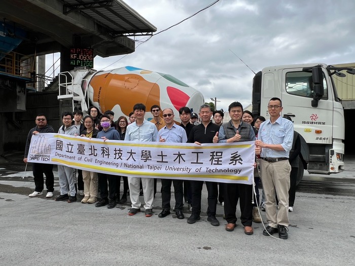 【工程參訪】師生一起見習混凝出生的地方以及體驗拆房子的循環過程(另開新視窗/jpg檔)圖片