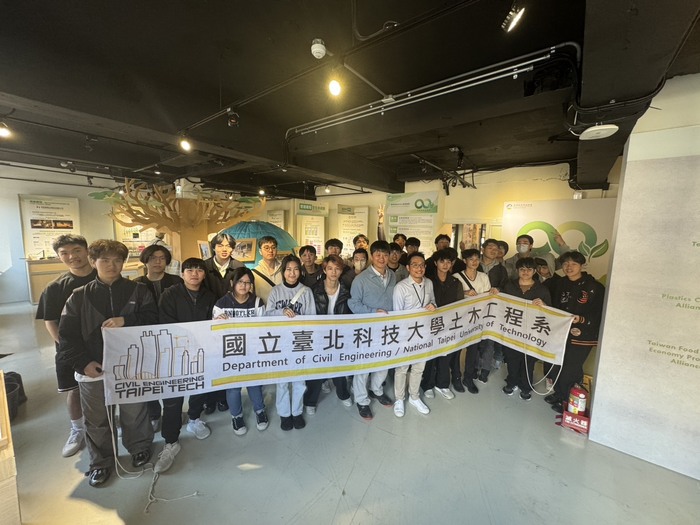 【工程參訪】師生一起見習混凝出生的地方以及體驗拆房子的循環過程(另開新視窗/jpg檔)圖片